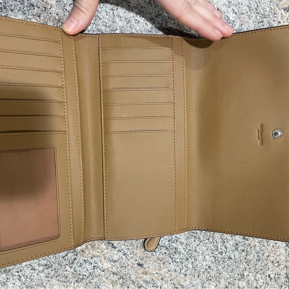 Coach Tan Leather Women's Bag and Wallet Set - Picture 10 of 12